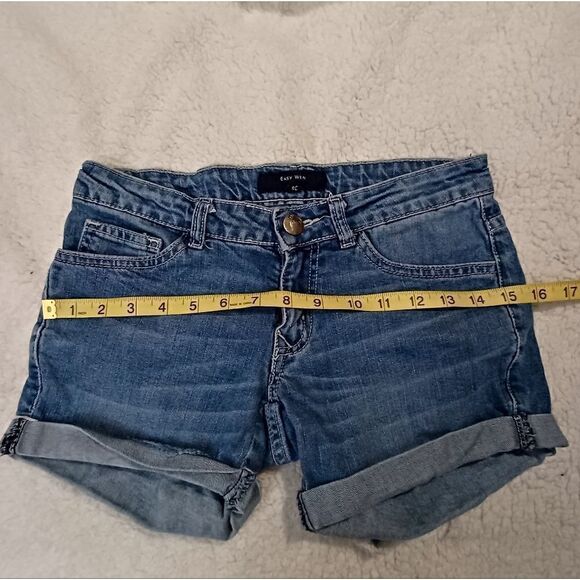 Easy Wear Jean shorts with plaid pockets - Picture 5 of 7